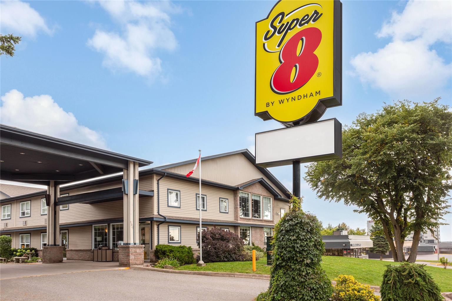 Super 8 by Wyndham Sault Ste Marie On in Sault Ste. Marie, Canada