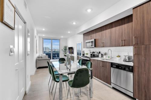 Gorgeous 3 Bed Retreat Mins from Bayside and Parking — 4-Star Luxury Hotel in Miami, United States