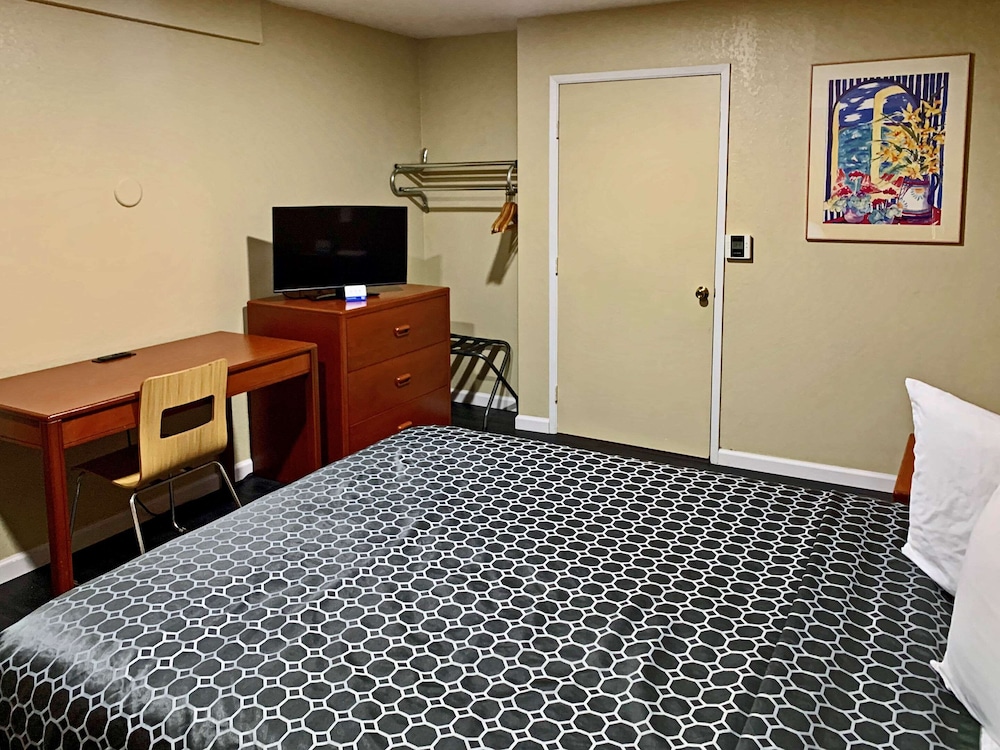 Rodeway Inn Sacramento University Area - photo 10