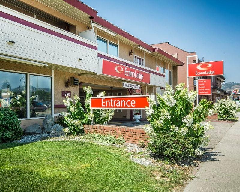 Econo Lodge - carbon neutral hotel in Kelowna