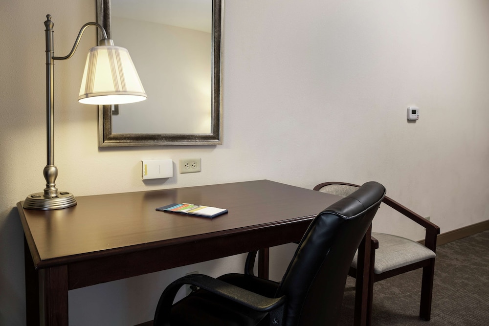Hampton Inn & Suites Prescott Valley - photo 11