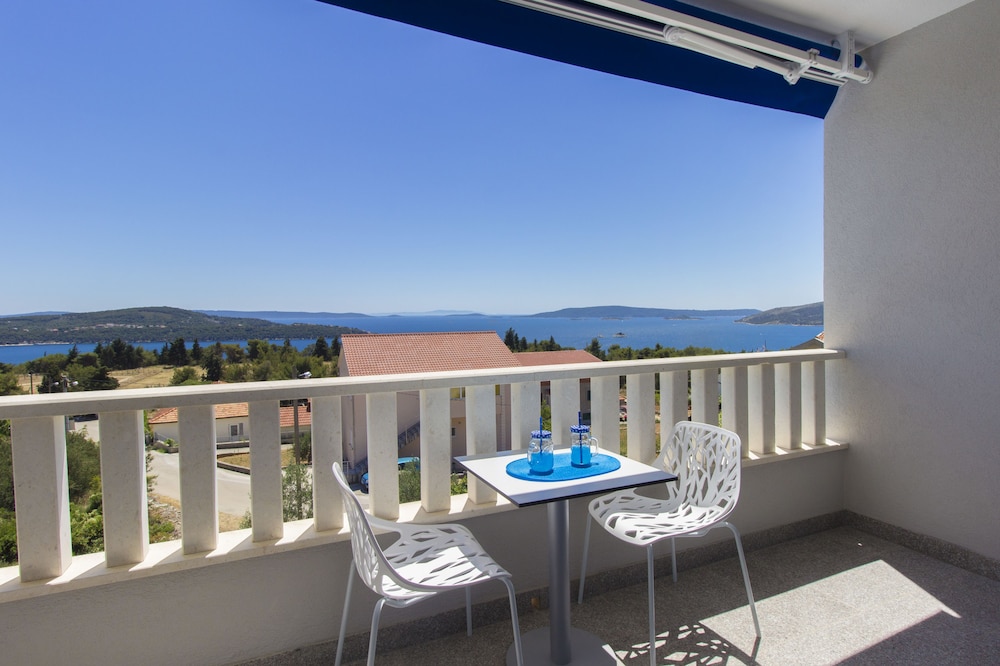 Villa Tramonto — 4-Star Luxury Hotel in Seget Vranjica, Croatia