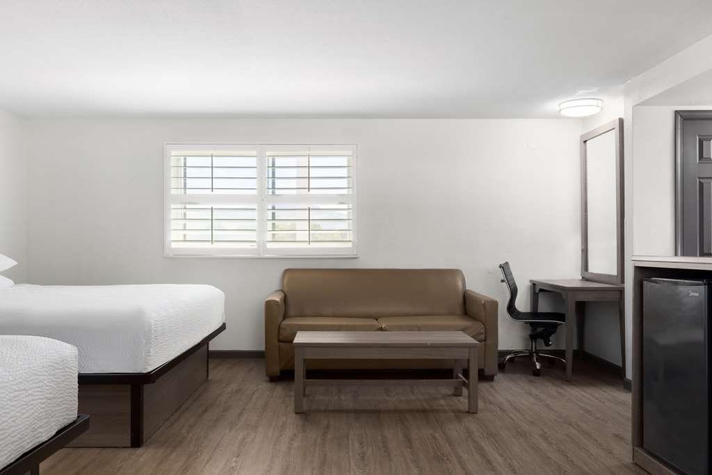 Ramada by Wyndham Medford Airport North - photo 33