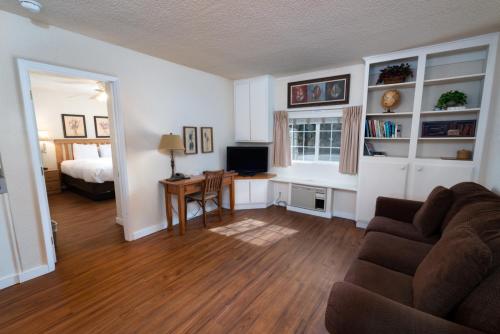 Cold Creek Inn - photo 14