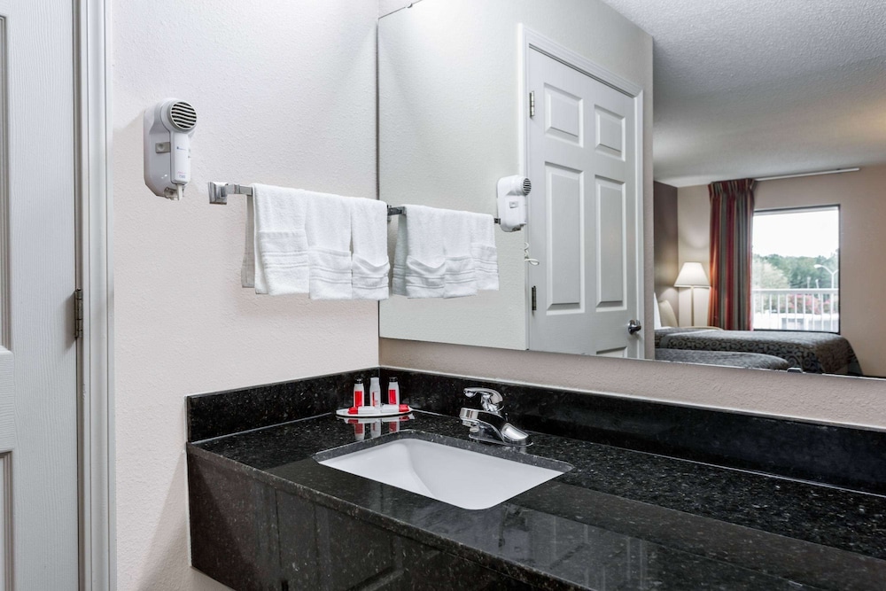 Days Inn by Wyndham Lugoff - photo 9