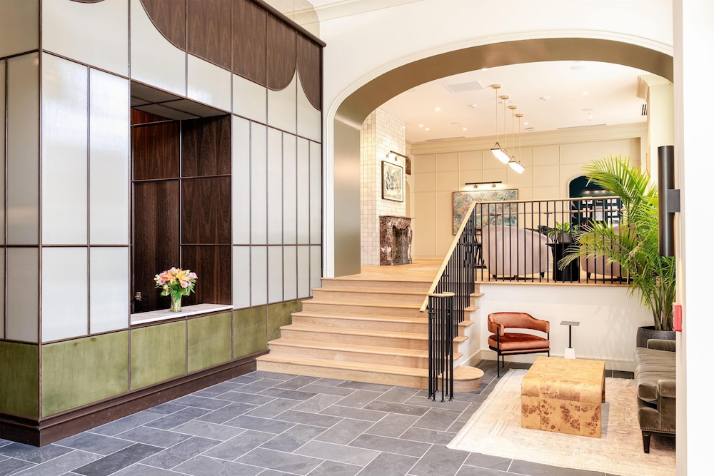 Hotel Heron Alexandria Old Town Curio Collection by Hilton in Alexandria, United States