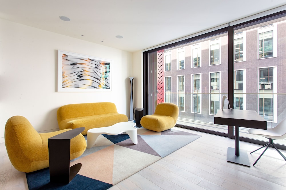 Designer Apartment in Mayfair — 4-Star Luxury Hotel in London, United Kingdom