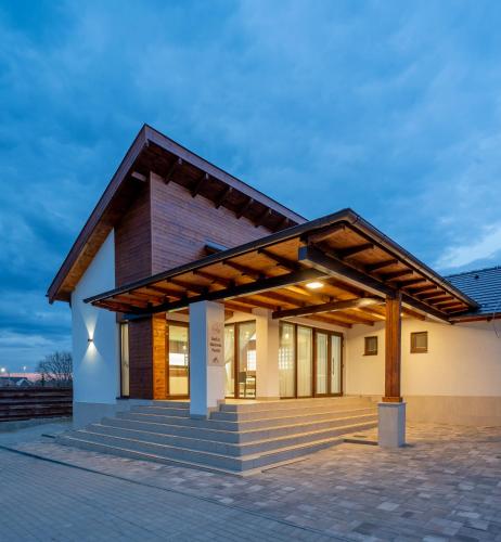 DorEsz Wellness Panzió — 4-Star Luxury Hotel in Ujhartyan, Hungary