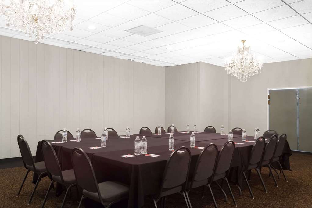 Ramada by Wyndham Henderson Evansville - photo 22
