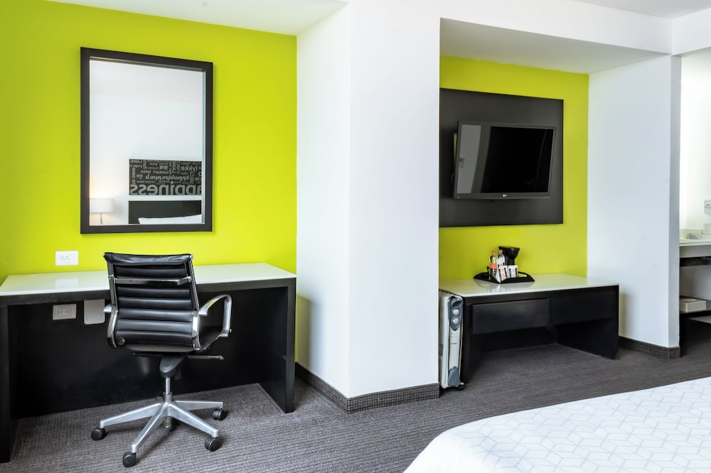 Holiday Inn Express Hotel & Suites Puebla Angelopolis by IHG