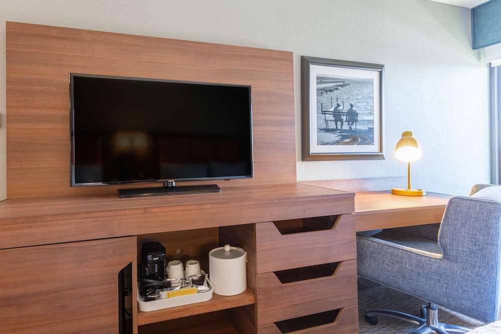 Hampton Inn Madison East Towne Mall Area - photo 8