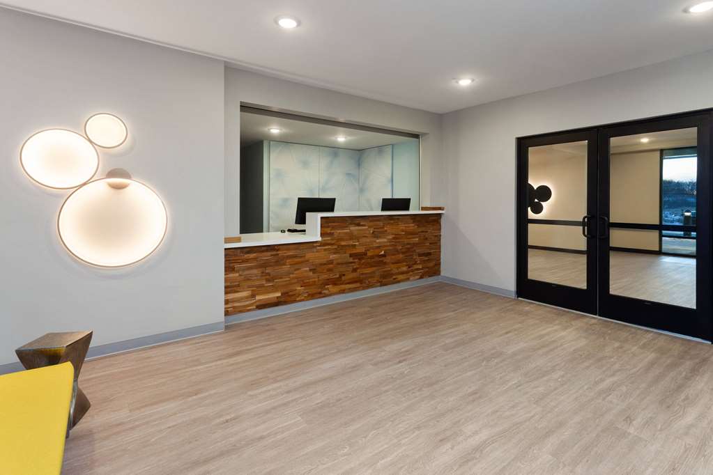 ECHO Suites Extended Stay by Wyndham Madison - photo 7