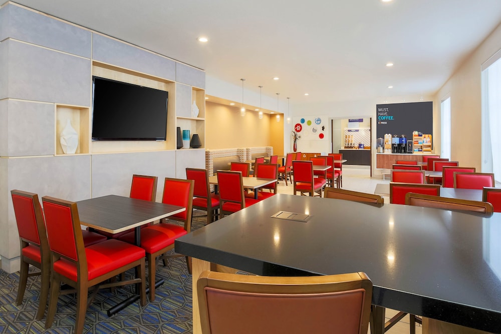 Holiday Inn Express Lancaster by IHG - photo 29