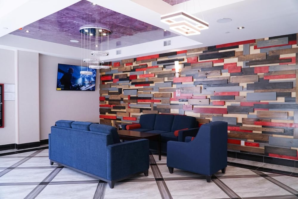 Lotus BLU Inn & Suites - photo 4