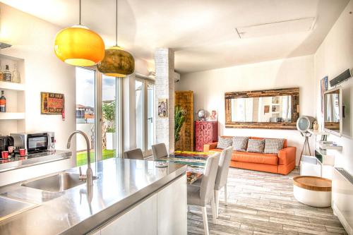Luxury Flat with Terrace Stunning Skyline View — 4-Star Luxury Hotel in Milan, Italy