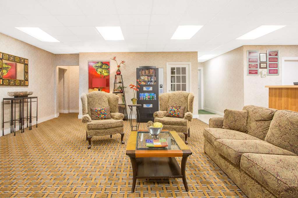 Days Inn by Wyndham Chester - photo 3