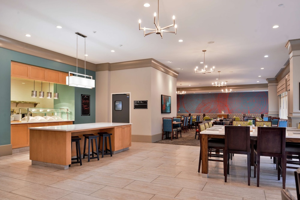 Hilton Garden Inn Terre Haute - photo 71