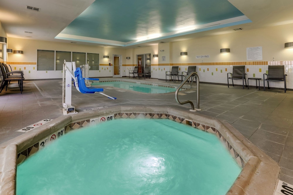 Fairfield Inn & Suites Hutchinson - photo 25