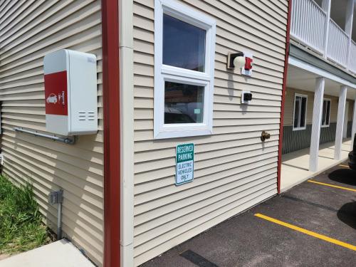 Stay Inn and Suites - photo 12