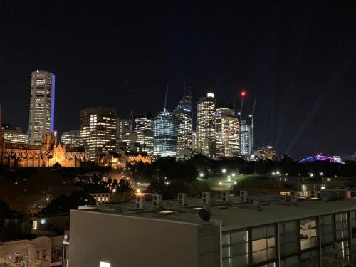 Inner City Harbour Views With Parking — 4-Star Luxury Hotel in Sydney, Australia