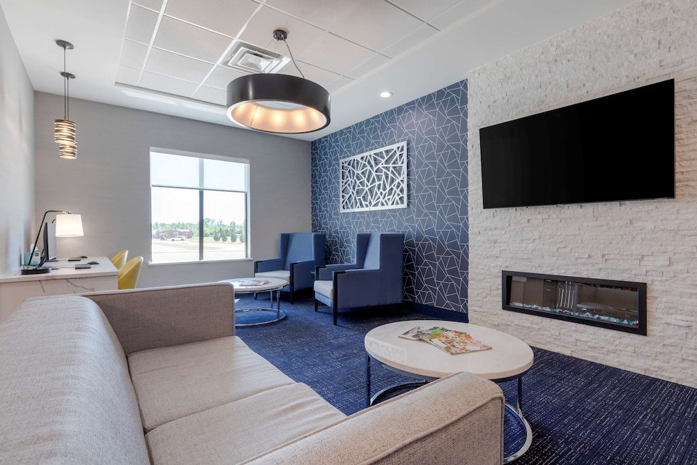 Holiday Inn Express And Suites Choctaw Oklahoma City East by IHG - photo 2