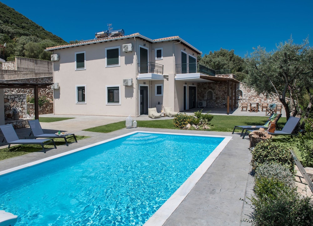 Pearl Mansions - last minute hotel in Lefkada