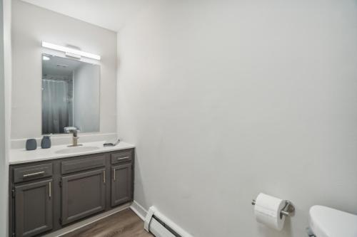 Pine Brook 908 I Lovely 2Bd Spacious Apartment — 4-Star Luxury Hotel in Newark, United States