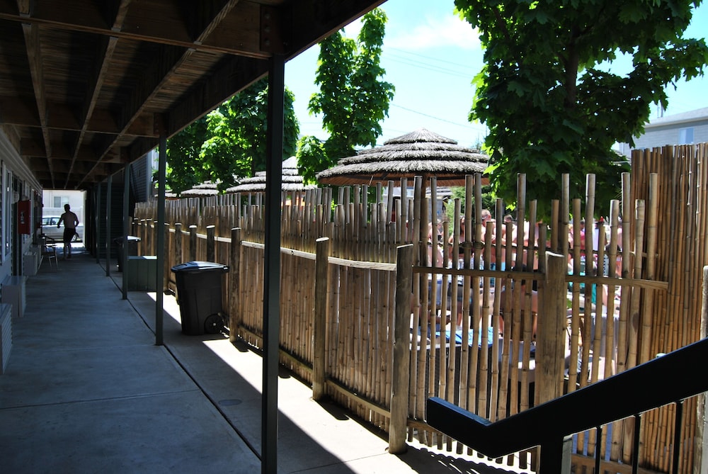 Commodore Resort - photo 58