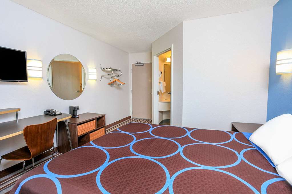 Super 8 by Wyndham Sault Ste. Marie - photo 6