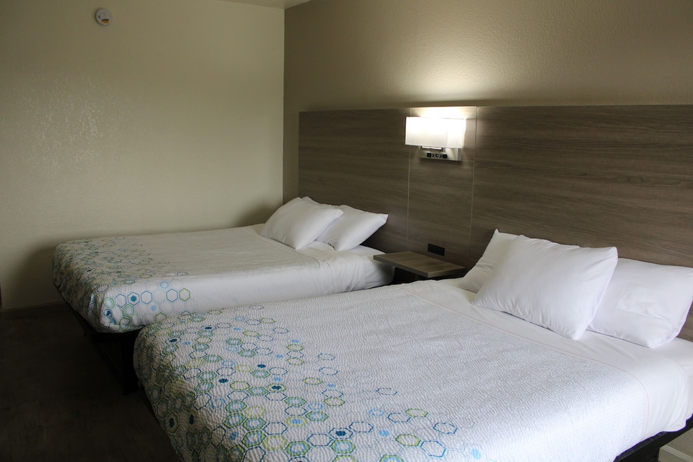 BlissPoint Inn kokomo - photo 6