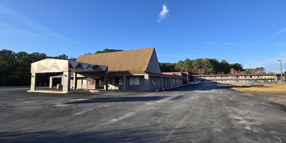 HomeTowne Studios LaGrange - photo 21