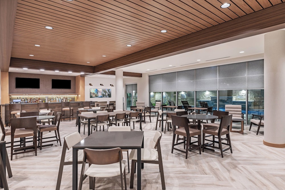 Fairfield Inn & Suites Houston Memorial City Area - photo 32