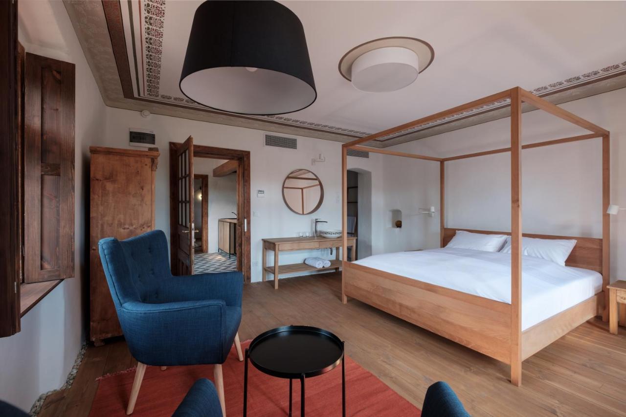 Almalomb Apartman — hotel in Hosszuheteny