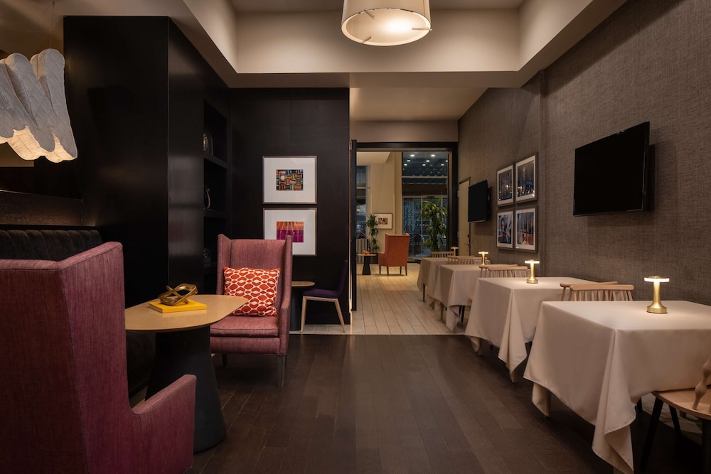 Embassy Suites by Hilton New York Manhattan Times Square - photo 88