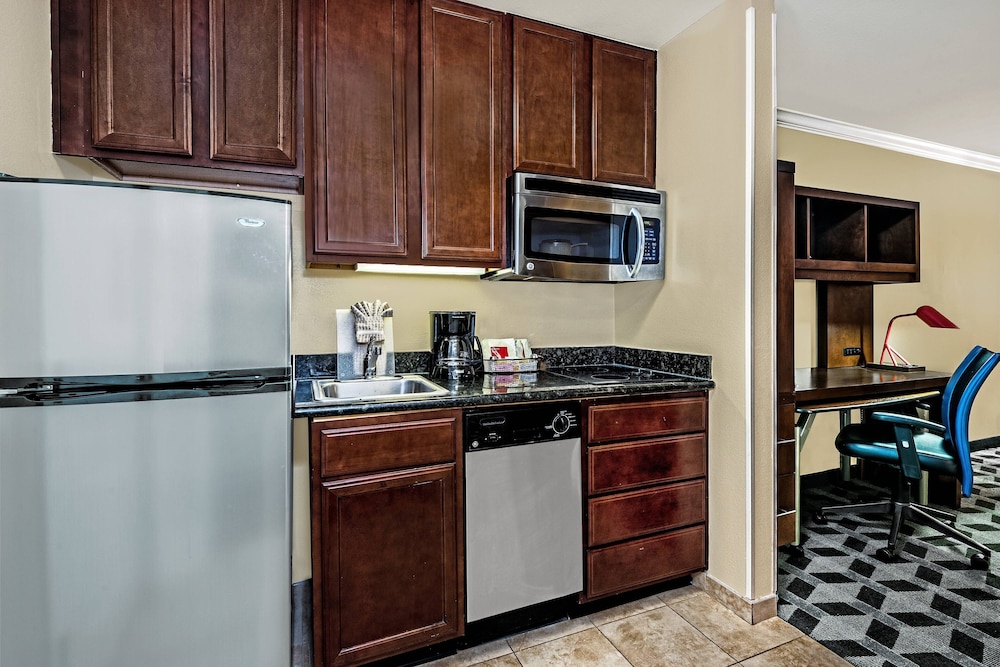 TownePlace Suites by Marriott San Antonio Northwest - photo 11