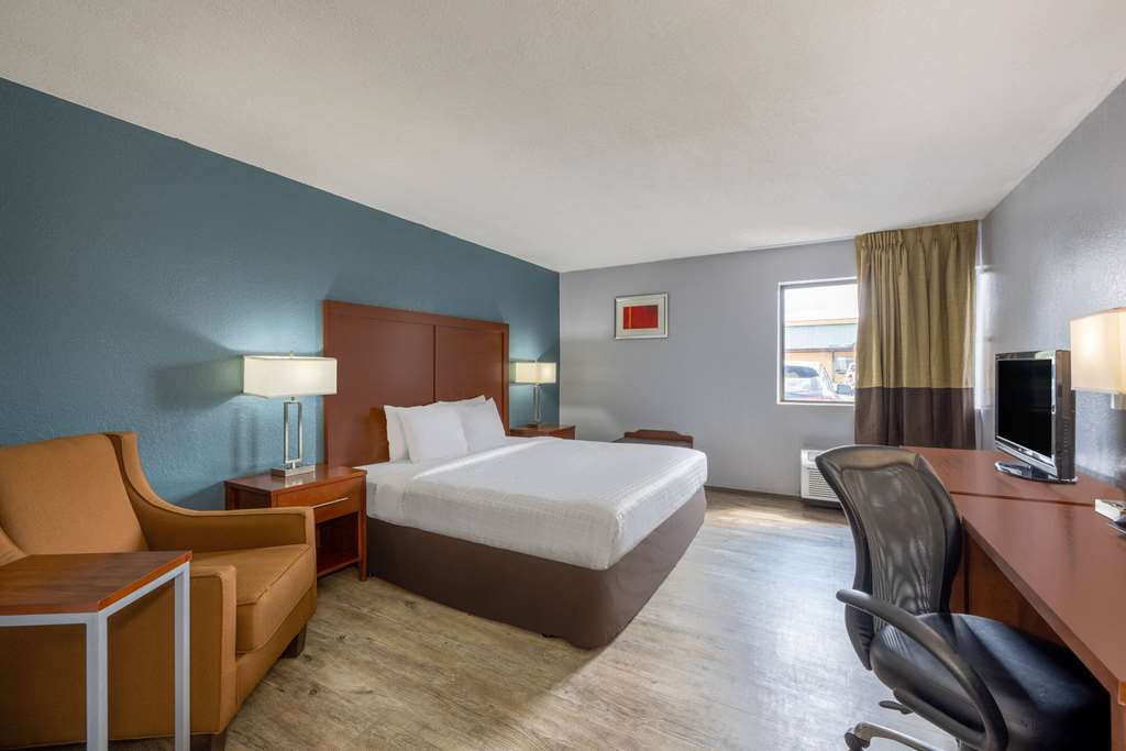 Travelodge by Wyndham Brooklyn Center - photo 11