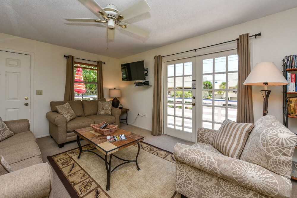 Banana Cabana and Cottage - photo 16
