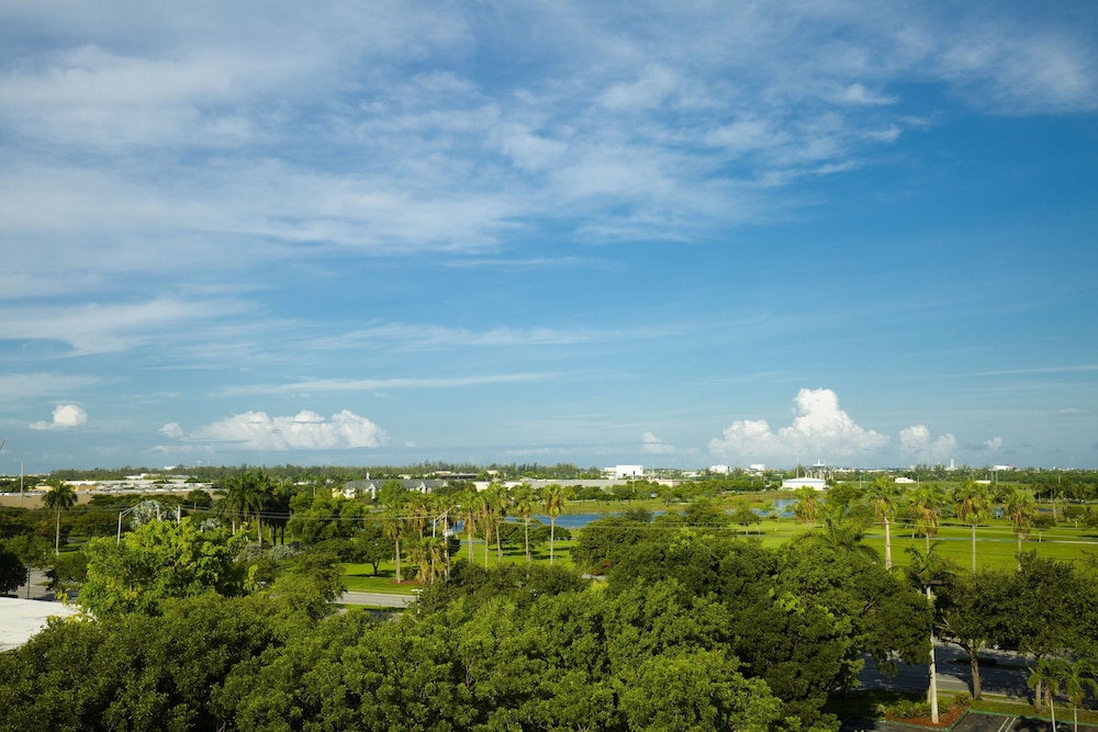 Staybridge Suites Miami Doral Area by IHG - photo 27