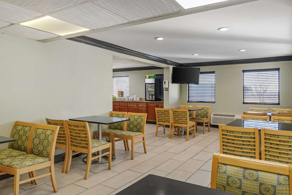 Quality Inn & Suites Morrow Atlanta South - photo 12