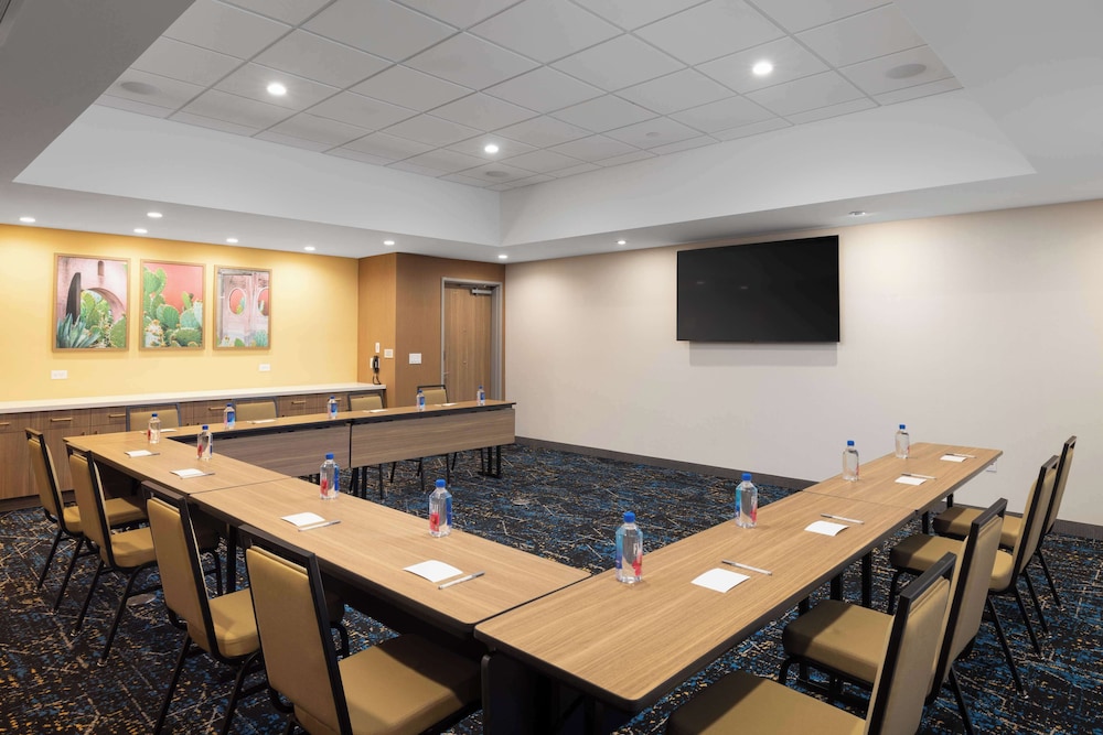 Hampton Inn & Suites by Hilton Cottonwood - photo 31