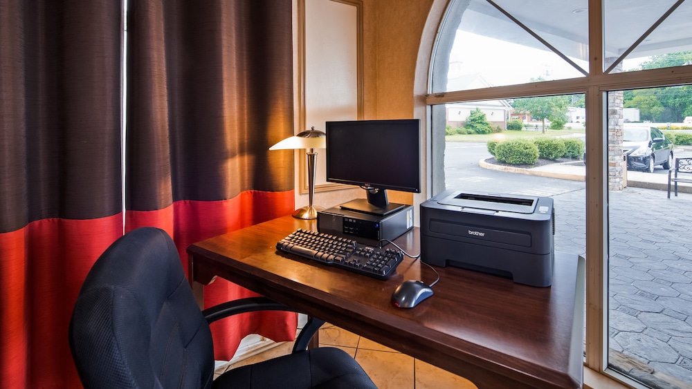 Best Western Hazlet Inn - photo 32