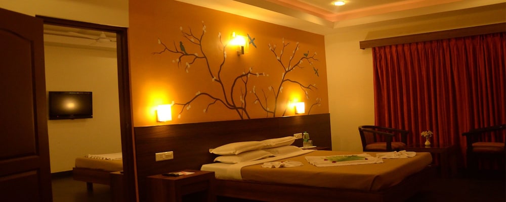 Abirami Residency — hotel in Tharangambadi
