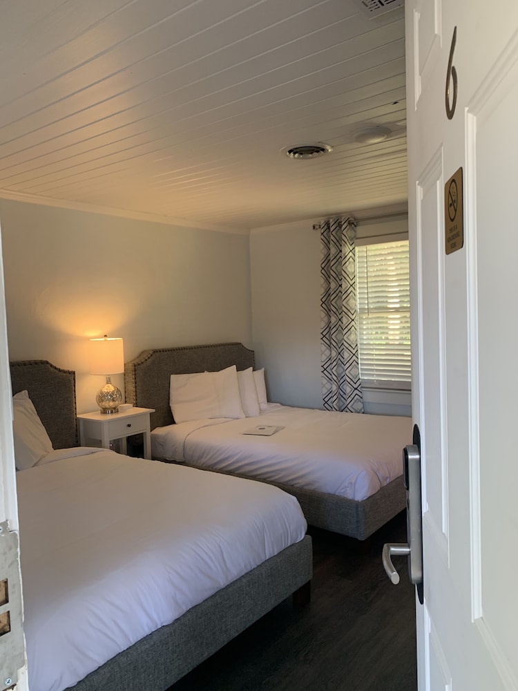 The Inn at River Oaks - photo 92