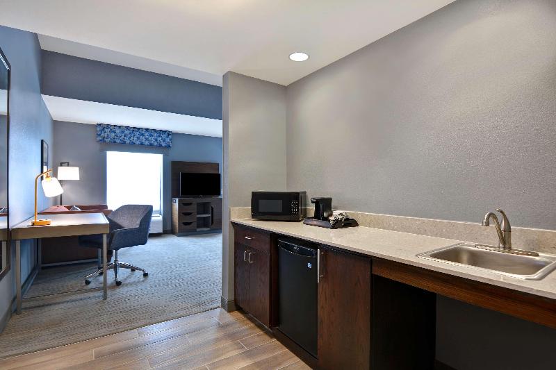 Hampton Inn & Suites Clearwater St. Petersburg Ulmerton Road FL - photo 18