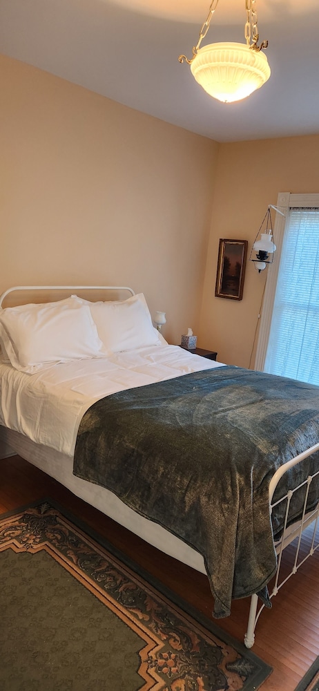 Oaklawn Inn Llc - photo 29