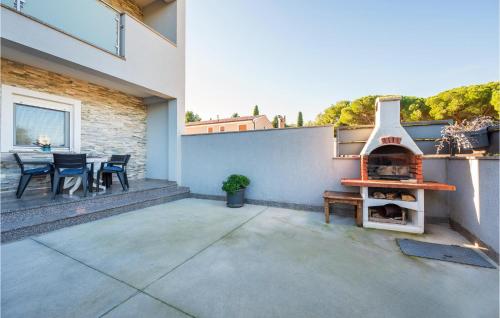1 Bedroom Cozy Apartment In Valbandon — 4-Star Luxury Hotel in Valbandon, Croatia