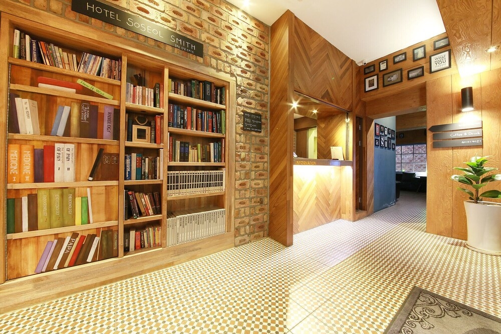 Suwon City Hall Stn Soseol Smith Hotel in Suwon, South Korea