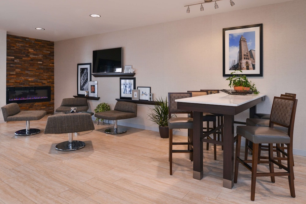 Hampton Inn & Suites Denver Speer Boulevard - photo 4