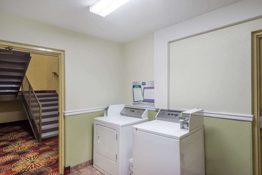Super 8 by Wyndham Dandridge - photo 15
