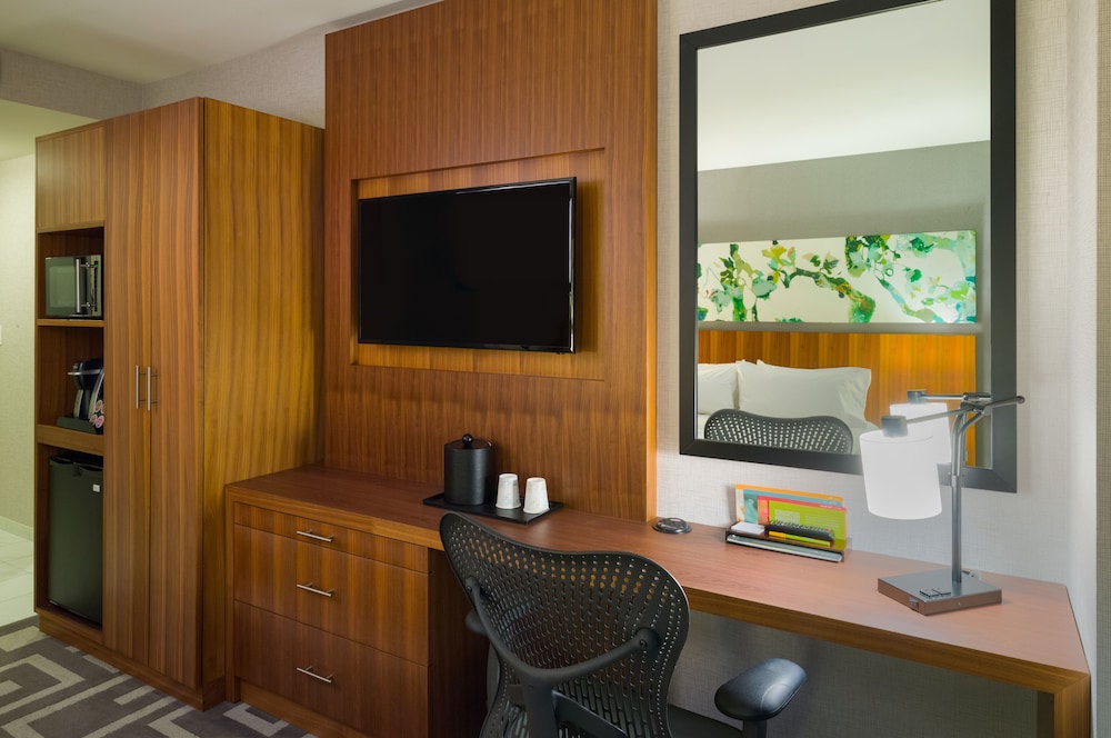 Hilton Garden Inn New York Central Park South Midtown West - photo 7
